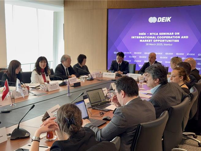 访团前往土耳其对外经济关系总会（DEİK），与当地智慧城市与数位科技产业代表展开议题交流。（图／新北市经发局）