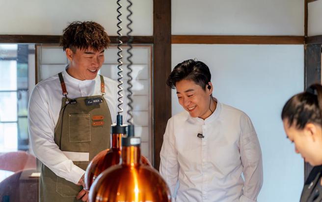 幽默的郭泓志（左）本季竟不断遭到无视。（八大提供）