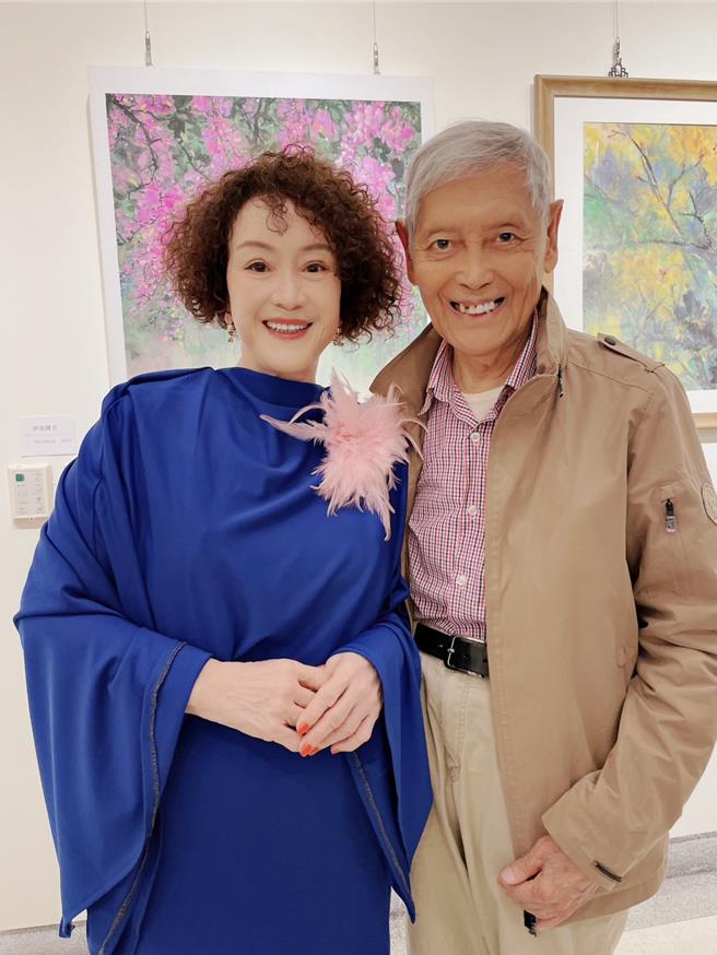 金馬獎終身成就獎得主石雋（右）也來捧韓湘琴的場。（韓湘琴提供）