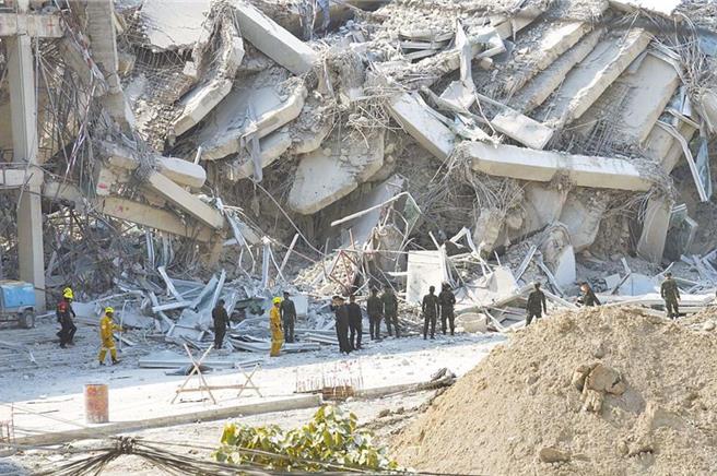 缅甸发生芮氏规模8.2强震，泰国也受影响，曼谷兴建中大楼倒塌。（美联社）