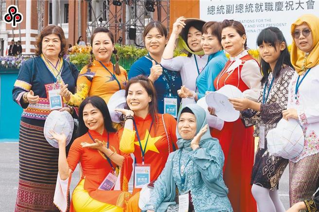 有民眾因而在公共政策网路参与平台上提案「建议外籍配偶制度彻底变革，改为「外籍配偶居留证制度」」。（报系资料照）