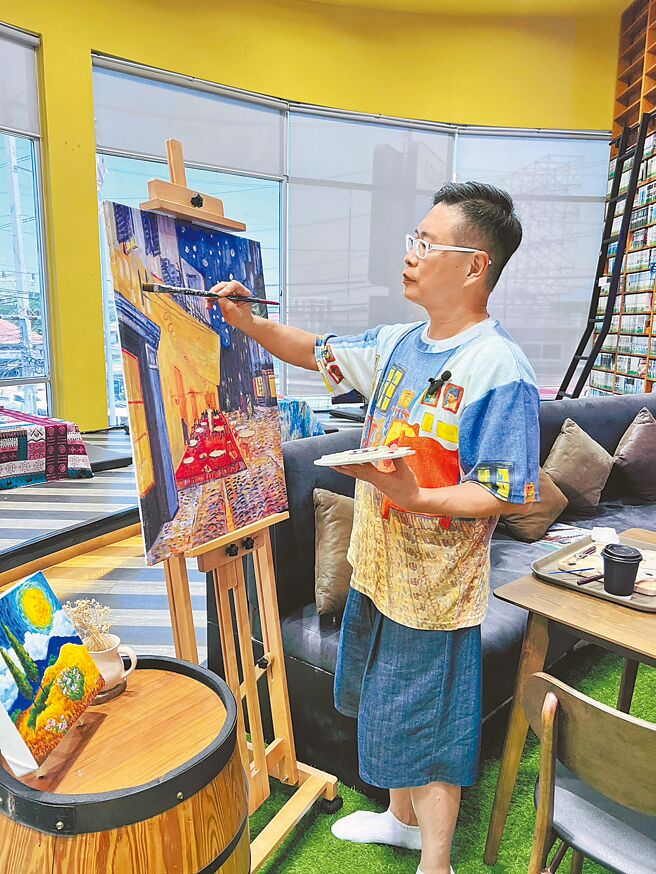 彩妆师朱正生28日在曼谷遇地震，惊魂未定。（朱正生提供）