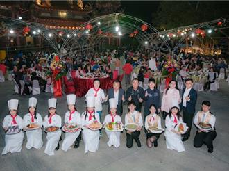 嘉义女乡长首办500人乡宴「台味復古趴」玩乐抗癌