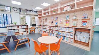 後龍圖書館翻新啟用 借閱贈好禮