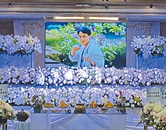 张振寰告别式 失联23年儿送行