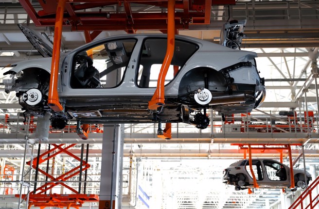 大陆国资委：将对整车央企进行战略性重组。（新华社资料照）