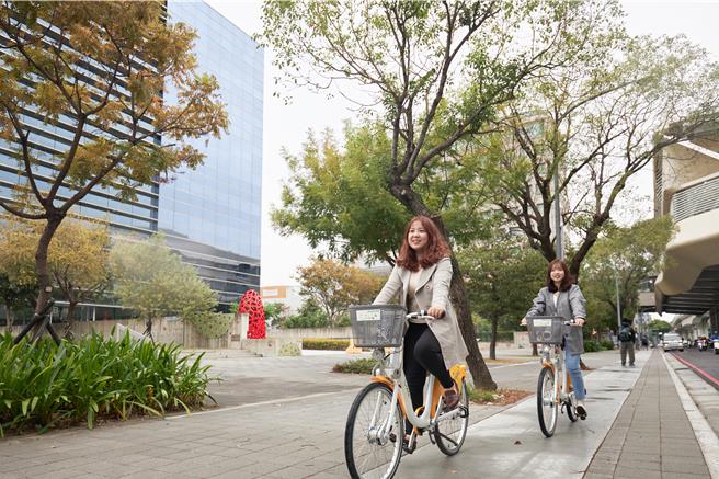 台中市YouBike租借新制将于4月1日上路，未投保公共自行车伤害险，将无法租借YouBike 2.0E电辅车，未填写投保意愿调查，则无法租借YouBike2.0。（台中市交通局提供）