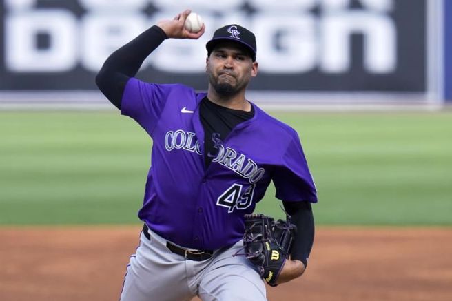 洛矶先发投手桑萨提拉（美联社）