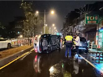 基隆男毒駕自撞路邊車輛側翻　車上掉出喪屍煙彈