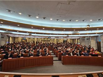 「公車學院」開訓 大客車違規闖紅燈最多 AI車掌助提升行車安全