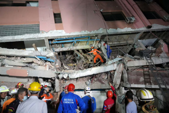 影》曼谷大樓驚見裂縫急疏散 緬甸強震60小時救出生還者