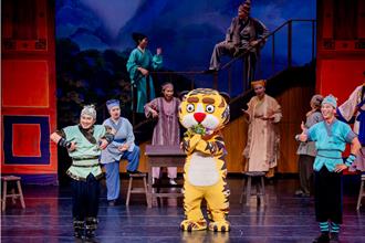 屏东儿童节好礼！纸风车《武松打虎》让学童大呼超开心