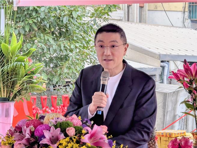 基隆市长谢国梁表示，大罢免造成社会民眾的分歧与对立，希望遭提罢免的立委能够致力让民眾知道努力问政的成绩，维护社会的稳定。（张志康摄）