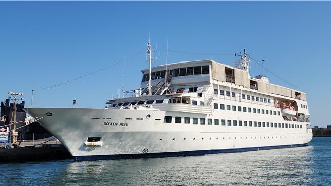 亚洲最大「海上图书馆」望仆号（Doulos Hope），因下一个国家行程变更，将于澎湖再多停靠两周。（许逸民摄）