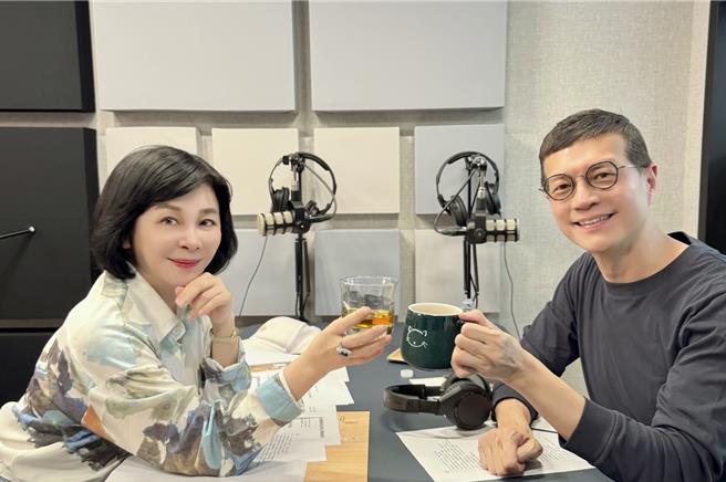 吳若權（右）跟吳淡如是多年好友。（凱洛廣告提供）