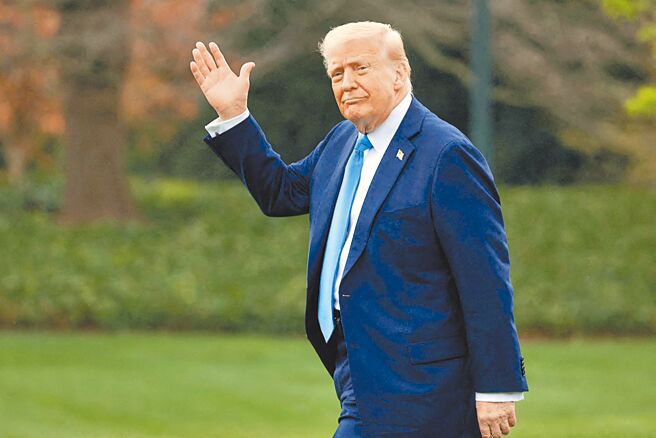 《华尔街日报》报导称，台积电追加千亿美元投资让台美关系回暖，台湾现已勇于期待川普支持对抗北京。（路透）