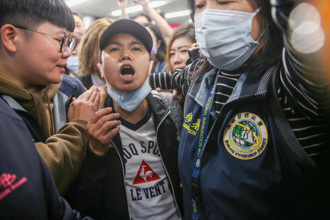 陸配恩綺、小微遭強制離境 國台辦：踐踏兩岸婚姻群體