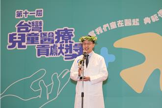 兒少保護重要推手 馬偕醫師洪華希獲兒童醫療貢獻獎