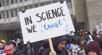 美国卫生部门开始大规模裁员 至少1万人卷舖盖