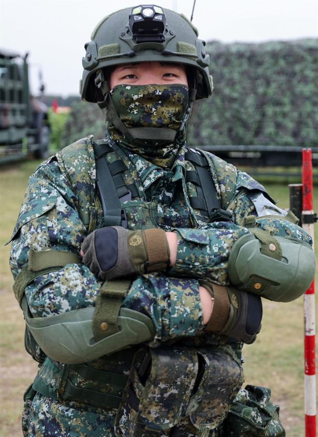 洪苡珊上兵。（記者王子昌攝）