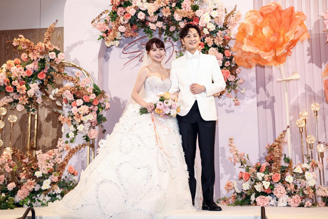 谢京颖去年跟张书伟补办婚礼。（图／中时资料照）