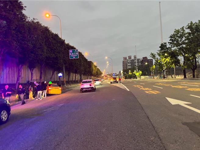 高雄市中正交流道发生小黄与休旅车碰撞车祸，小黄驾驶被发现酒驾将依公共危险罪移送法办。（警方提供／任义宇高雄传真）