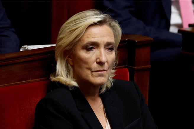 法国法院裁定极右翼「国民联盟」领袖玛琳·雷朋有罪，并禁止她参加2027年总统选举。（路透社）