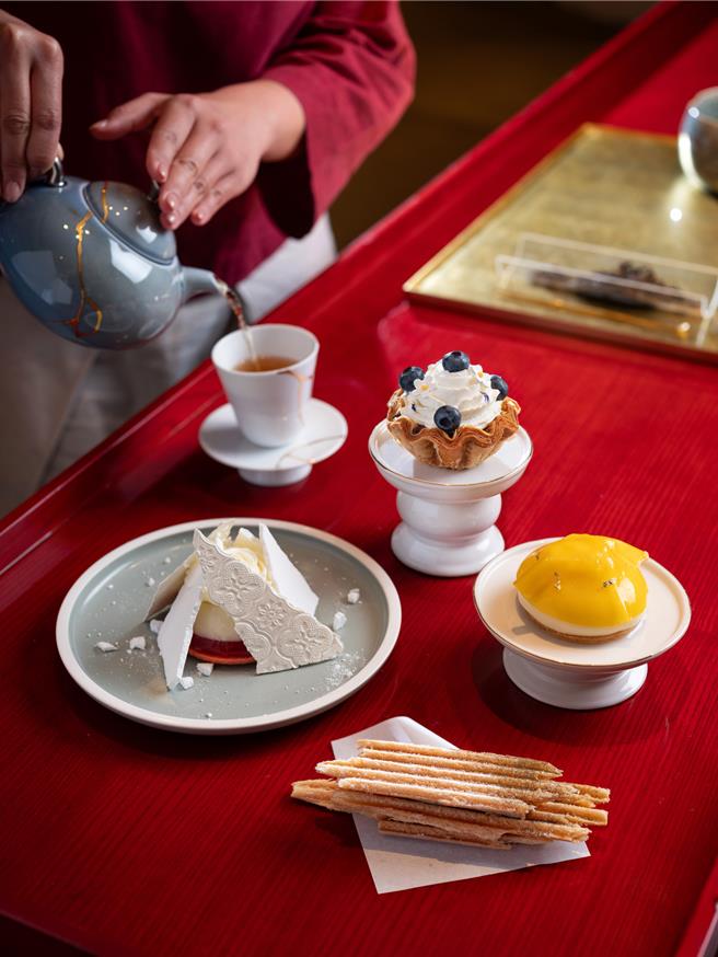 點心房行政主廚陳建佑為「元‧茶苑」設計7款法式甜點，可單點1茶搭配1甜點，也提供4款藏茶搭配甜點的套餐。（台北君悅酒店提供）