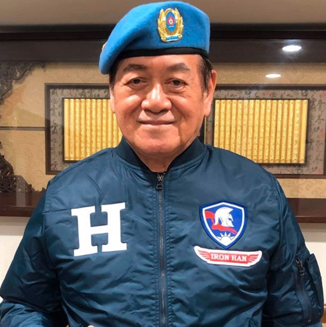 陸軍退役中將高安國涉收受中共資助，意圖在台整建武裝組織、策畫顛覆政府作戰計畫，並承諾充當內應協助共軍攻台，檢方依違反國安法等罪起訴高安國等6人，並對高求處10年以上重刑。(翻攝自高安國臉書)
