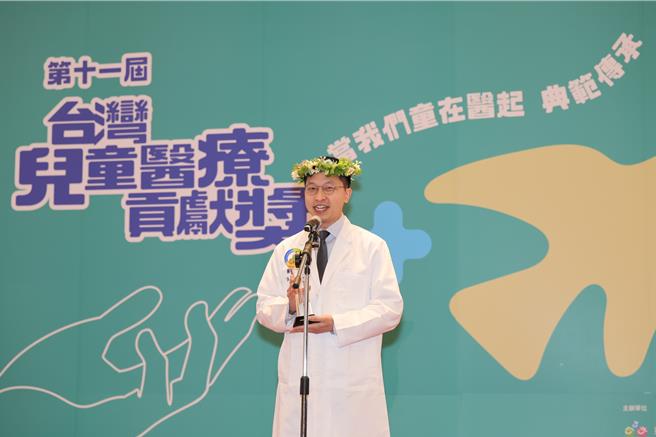 台东马偕儿科医师洪华希是台东儿少保护重要推手，获第11届台湾儿童医疗贡献奖儿科新锐奖。（台东马偕医院提供／蔡旻妤台东传真）