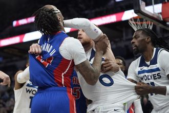 NBA》灰狼、活塞斗殴5球员遭禁赛 史都华多罚1场