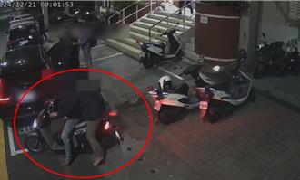 画面曝光！老公派出所门口传讯「最快速度跑」 女通缉犯跳上车遭逮