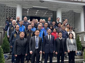 朱立倫赴慈湖陵寢謁陵  喊大罷免是惡質做法  大家要團結起來