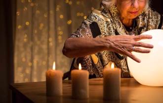 盲眼龍婆又命中！預言2025年「地震肆虐全球」警示1地恐爆災難戰爭