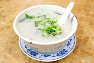 朱元璋批奏摺到深夜 宮女送熱粥 值班的人竟全喪命