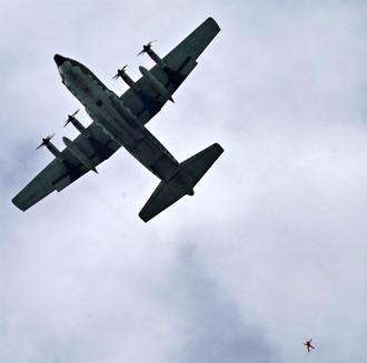 前飞官挺绿恶罢「遭踢出空军群」   被起底1995年跳机滞美