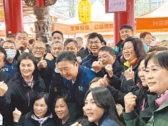 拚到最後1天 劉和然拜廟 民眾高喊加油