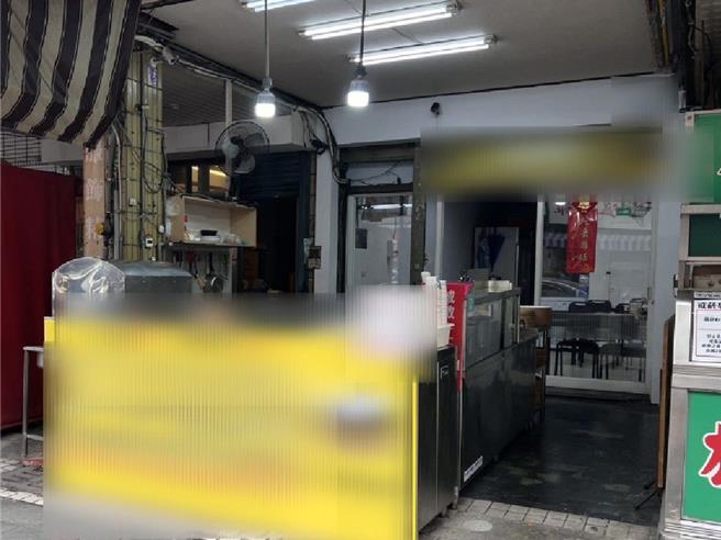 苓雅区武庙路1处汤包店老板娘遭恶煞闯入胁持，幸有机警路人听闻声响报案获救。（民眾提供／任义宇高雄传真）