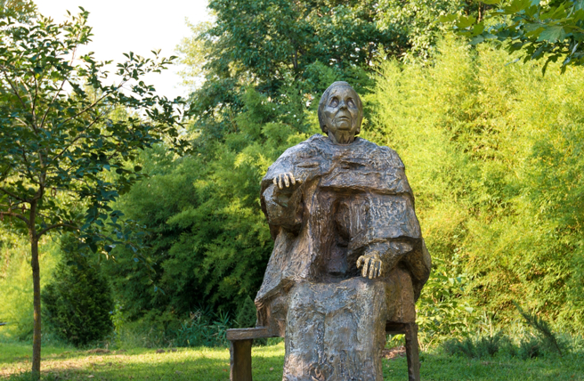 保加利亞在盲眼龍婆生前居住、工作的地方設立雕像。（示意圖：shutterstock／達志）