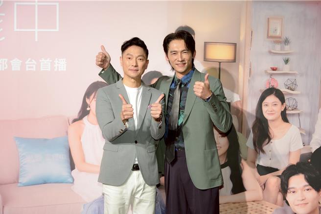 謝祖武（左）、温昇豪2日出席《戀愛，重修中》首映記者會。（三立提供）