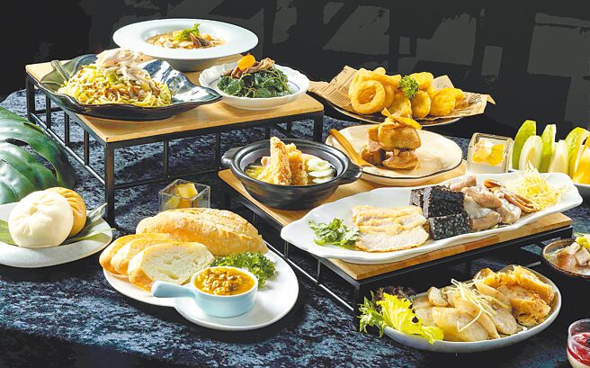 入住天成文旅─繪日之丘，旅客可享用自助式消夜。（天成飯店集團提供）