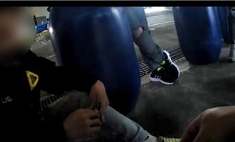 洗車場內爆衝撞傷2人 車主嚇壞：油門卡住