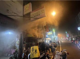 彰化火雞肉飯店傳火警！一樓竄出濃煙 店面燒到全焦黑