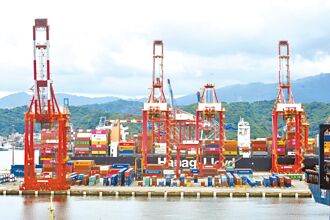 美關稅風暴 海運大砍班救價