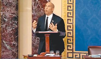 痛罵川普25小時 美參議員創紀錄