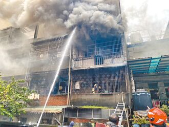 男討數百元遭拒縱火 妻女燒成焦屍