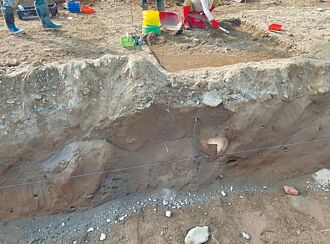 花蓮 合署辦公廳挖出遺址 急停工