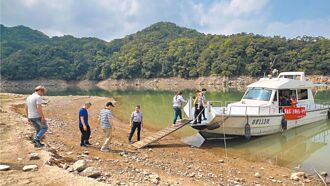 翡翠水庫「掃墓專船」 首設救護站