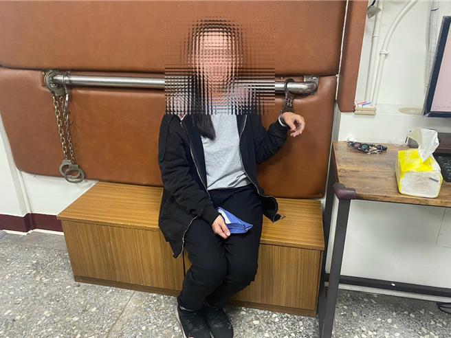 警方利用诈骗集团食髓知味心理埋伏缉获陈姓女车手，并起出诈骗面交金额新台币150万元，全案依诈欺罪移送彰化地检署侦办。（警方提供／叶静美彰化传真）