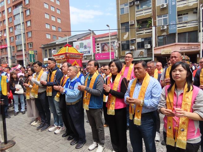 新北市民政局长林耀长、立委苏巧慧及地方议员等人亲自出席。（张铠乙摄）